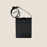 [Taurillon Lagoon x Crocodile]<br>voyage shoulder<br>color: black
