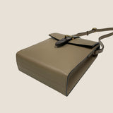 [Shrink leather x croco pattern leather]<br>voyage shoulder<br>color: taupe