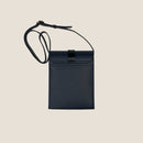 [シュリンクレザー×クロコパターンレザー]<br>ヴォヤージュサコッシュ<br>color：ネイビー