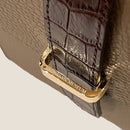 [シュリンクレザー×クロコパターンレザー]<br>ヴォヤージュサコッシュ<br>color：トープ