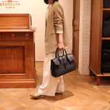[Shrink leather x croco pattern leather]<br>Voyage M bag<br>color: navy