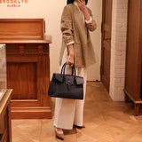 [Shrink leather x croco pattern leather]<br>Voyage M bag<br>color: navy
