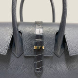 [Shrink leather x croco pattern leather]<br>Voyage M bag<br>color: navy