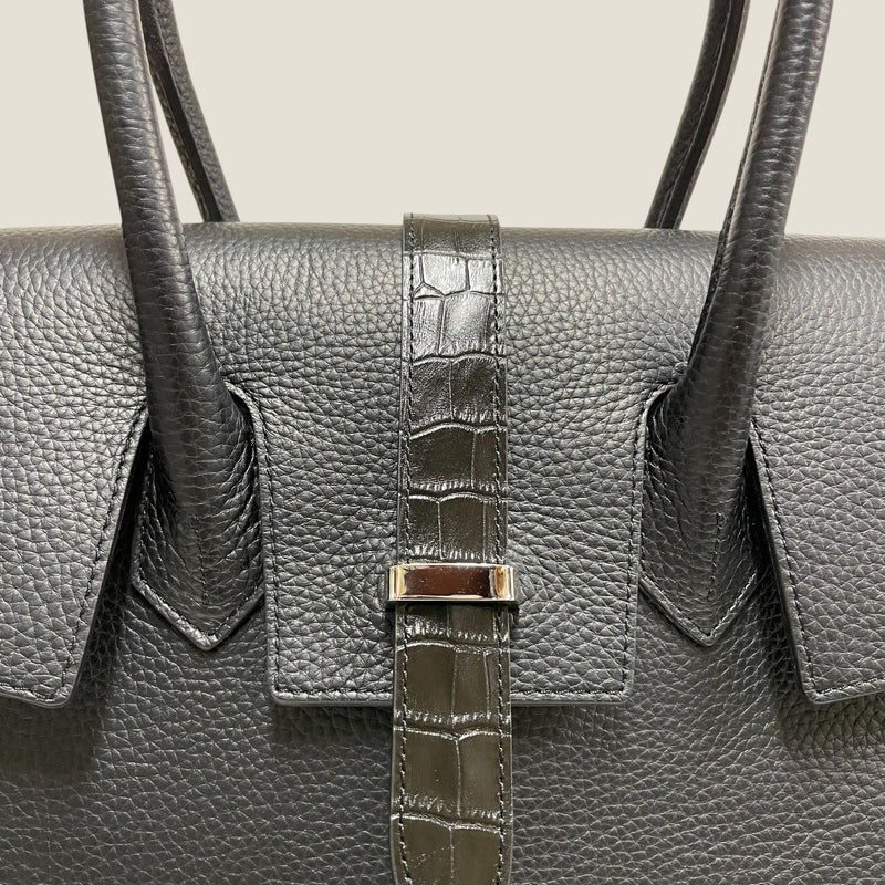 [シュリンクレザー]<br>ヴォヤージュLバッグ<br>color：ブラック<br>【１２月中旬入荷予定】