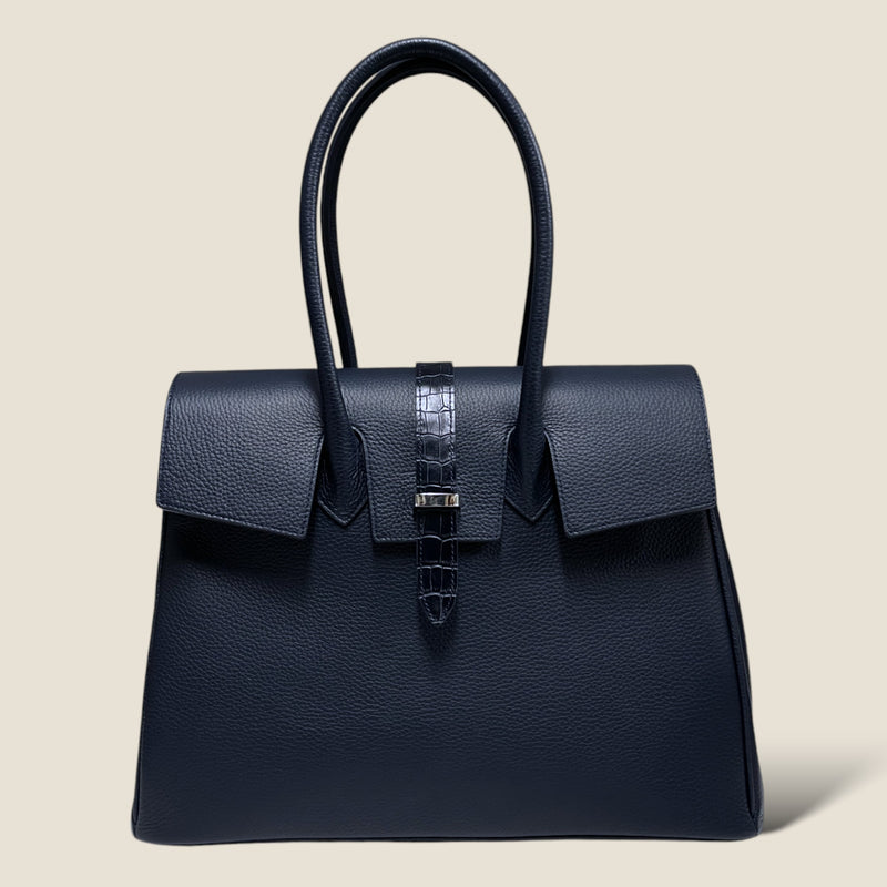 [Shrink leather]<br>Voyage L bag<br>color: Navy