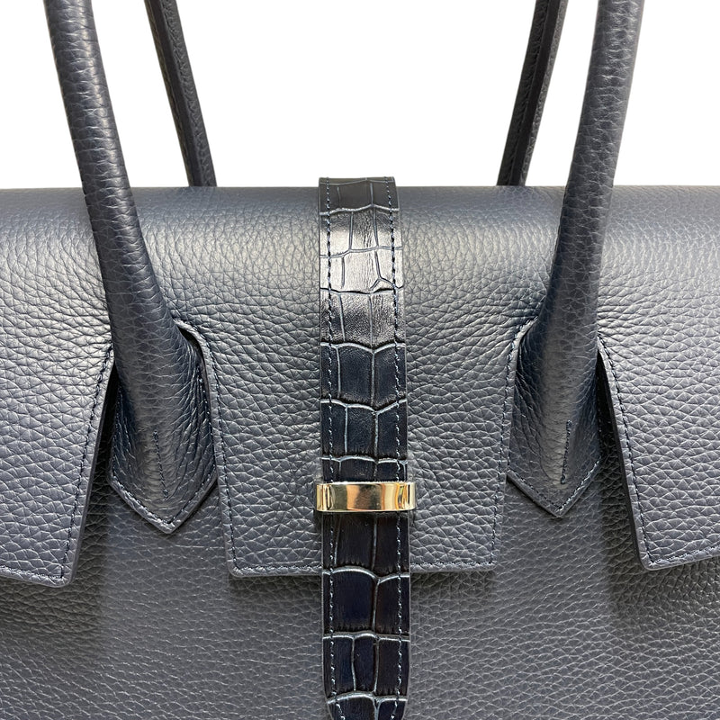 [Shrink leather]<br>Voyage L bag<br>color: Navy