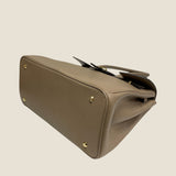 [Shrink leather x croco pattern leather]<br>Voyage L bag<br>color: taupe x taupe