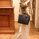 [Shrink leather]<br>Athena shoulder bag<br>color: navy