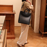 [Taurillon Lagoon]<br>parnet tote bag<br>color: navy