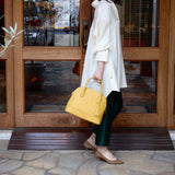 [Shrink leather] <br>round shoulders<br>color: mustard yellow