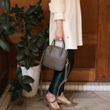 [Shrink leather]<br>postman mini shoulder<br>color: ethane gray