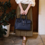 [Shrink leather x croco pattern leather]<br>Voyage M bag<br>color: navy