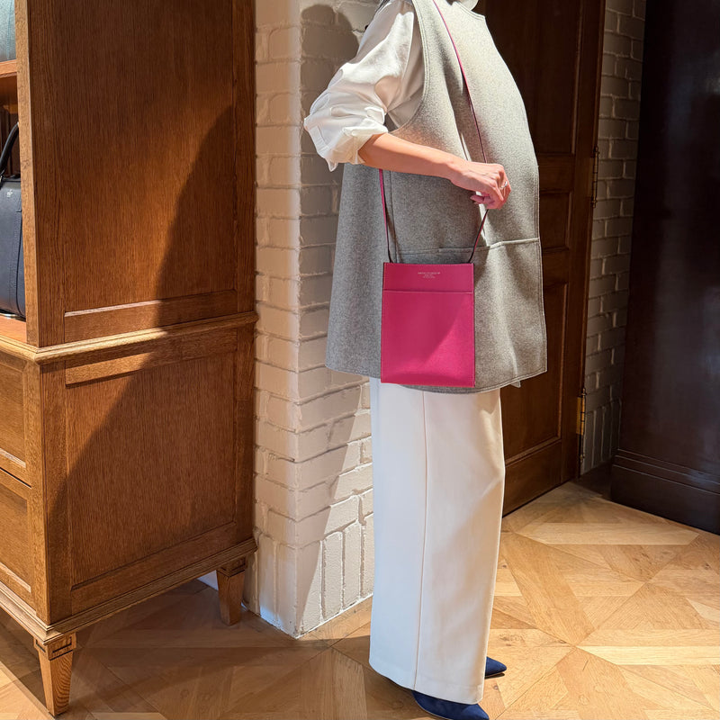 [フレンチカーフ]<br>ボックスサコッシュL<br>color：マゼンタピンク