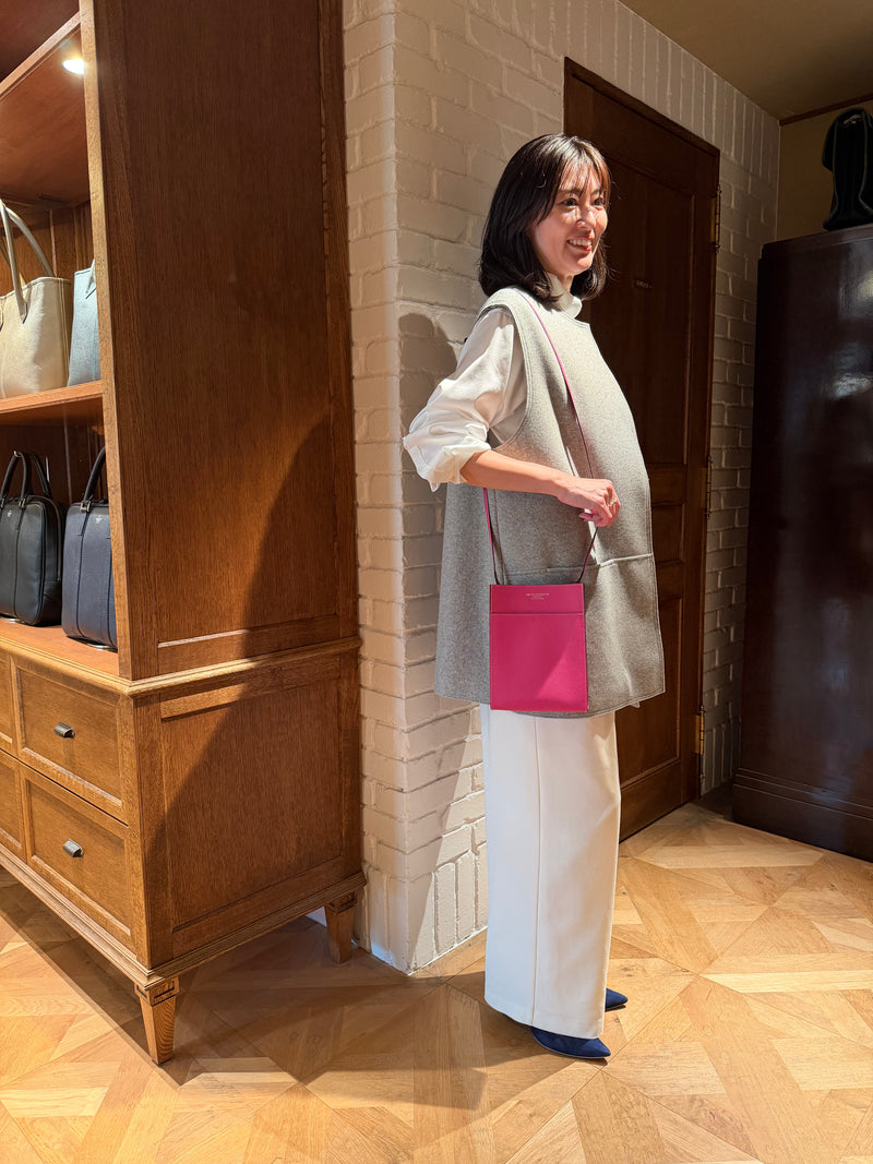 [フレンチカーフ]<br>ボックスサコッシュL<br>color：マゼンタピンク