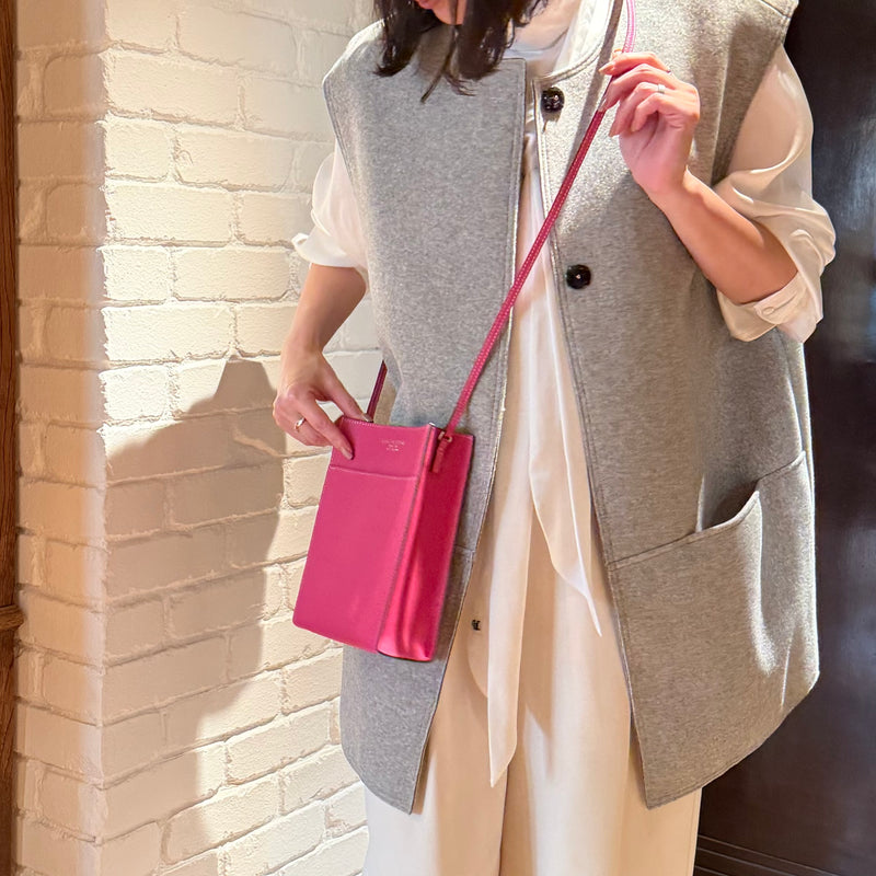 [フレンチカーフ]<br>ボックスサコッシュL<br>color：マゼンタピンク