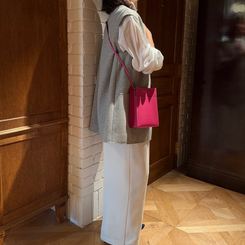 [フレンチカーフ]<br>ボックスサコッシュL<br>color：マゼンタピンク