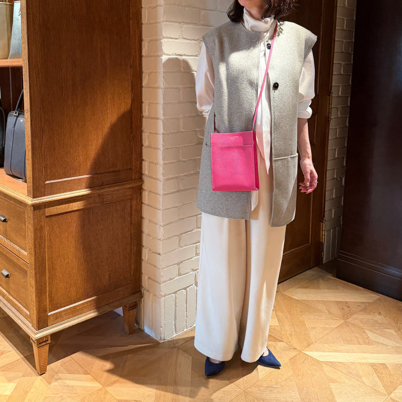 [フレンチカーフ]<br>ボックスサコッシュL<br>color：マゼンタピンク