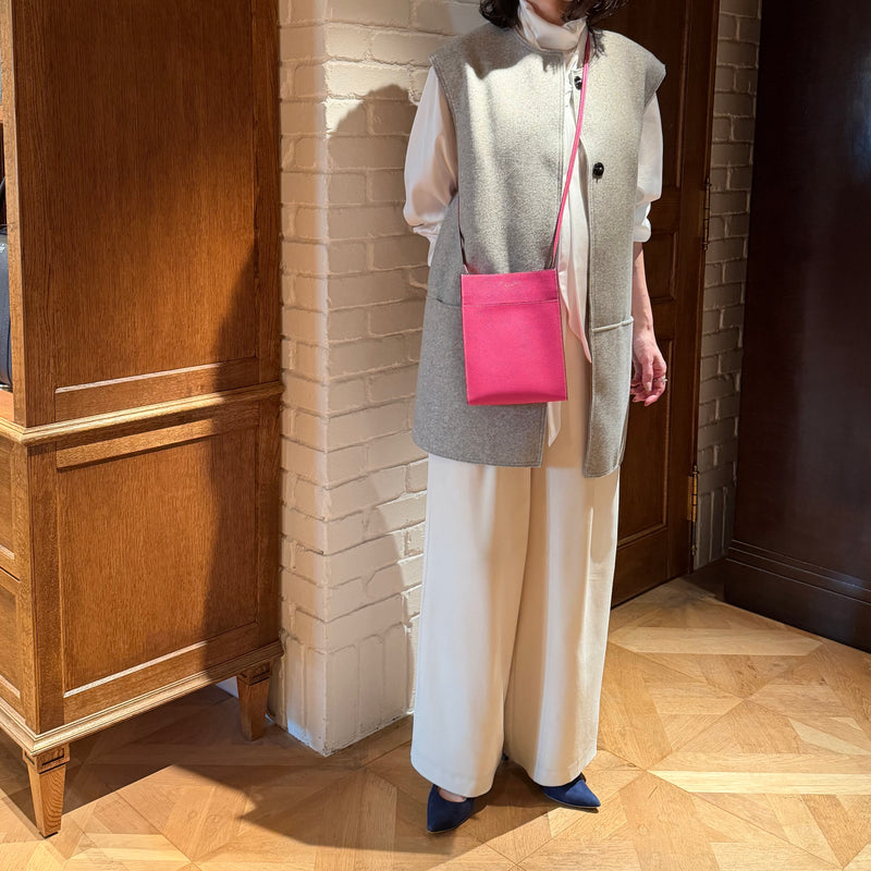 [フレンチカーフ]<br>ボックスサコッシュL<br>color：マゼンタピンク