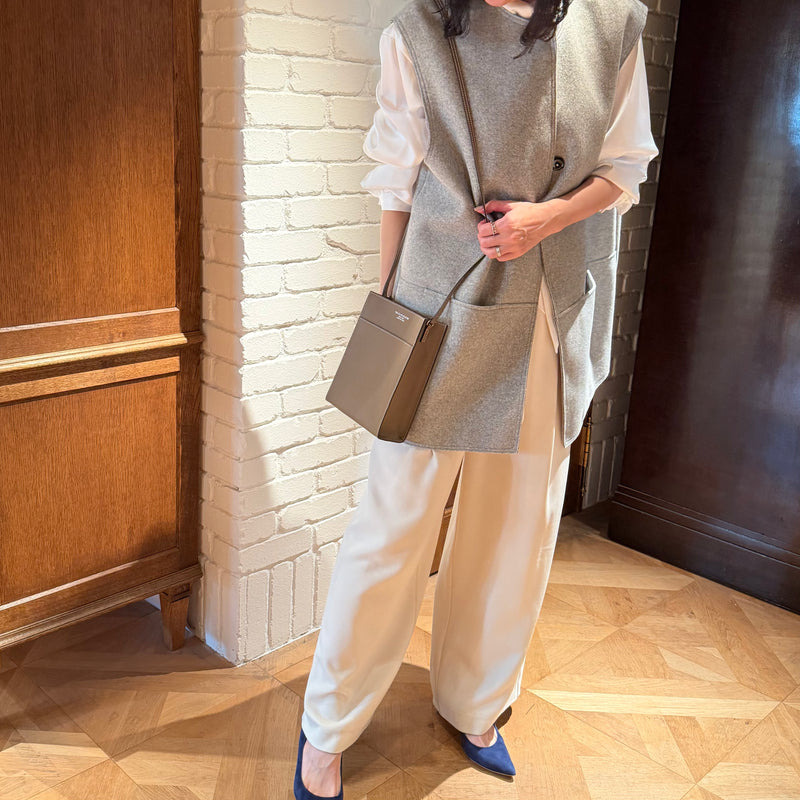 [フレンチカーフ]<br>ボックスサコッシュL<br>color：トープ