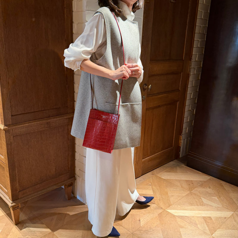 [クロコパターン]<br>ボックスサコッシュL<br>color：レッド