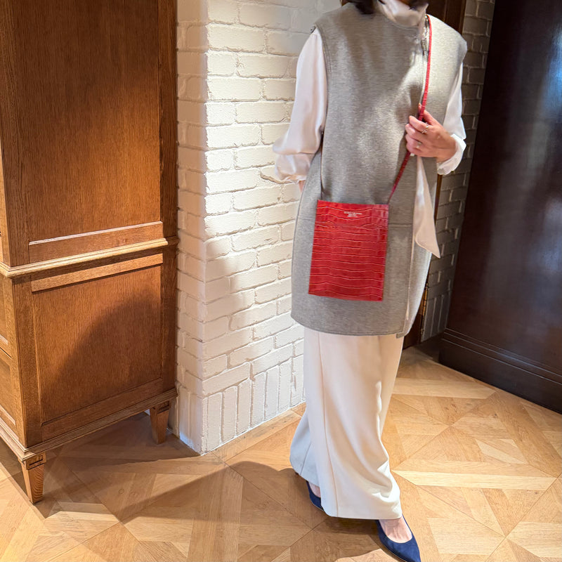 [クロコパターン]<br>ボックスサコッシュL<br>color：レッド