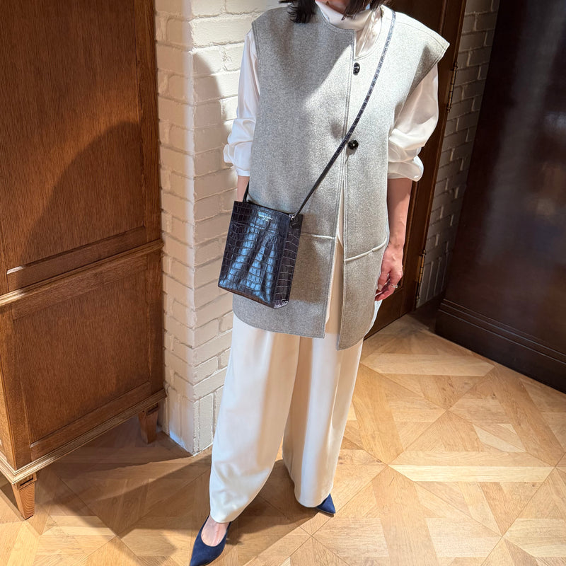 [クロコパターン]<br>ボックスサコッシュL<br>color：ネイビー