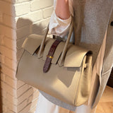 [Shrink leather x croco pattern leather]<br>Voyage M bag<br>color: taupe