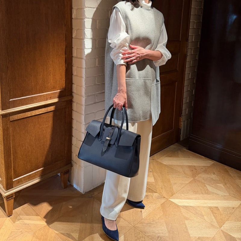 [シュリンクレザー]<br>ヴォヤージュMバッグ<br>color：ネイビー