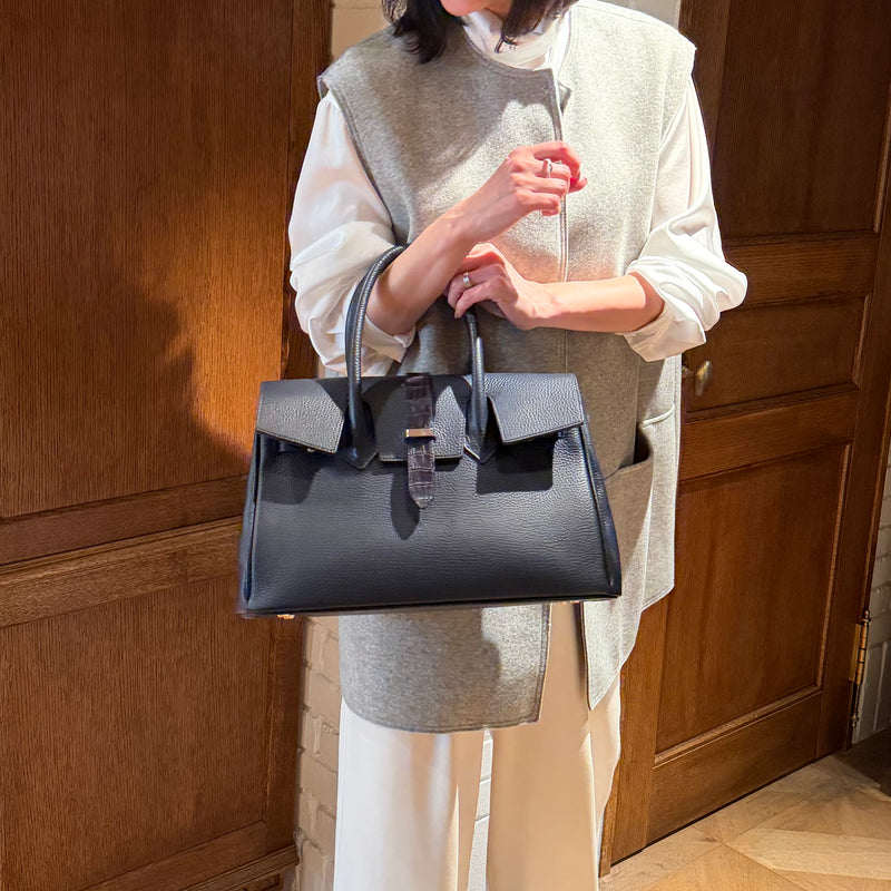 [シュリンクレザー]<br>ヴォヤージュMバッグ<br>color：ネイビー