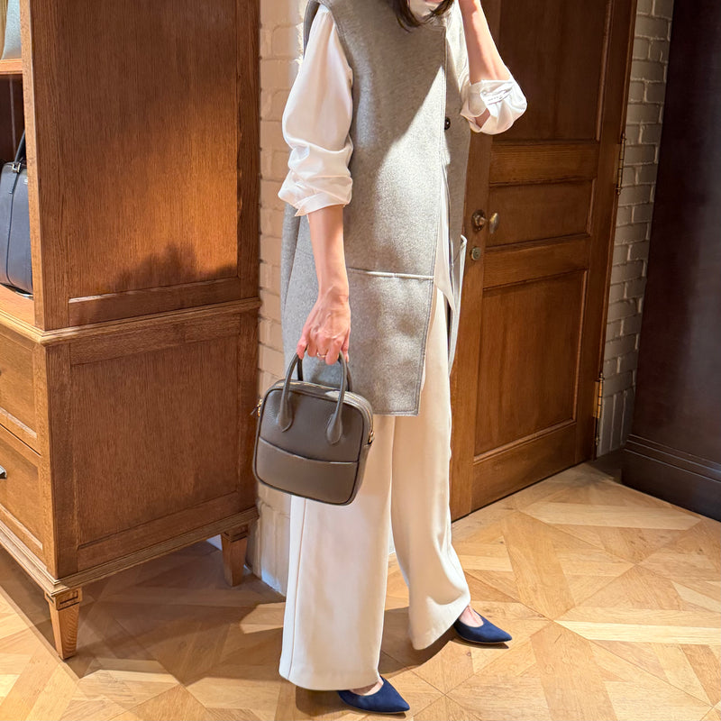 [シュリンクレザー]<br>ポストマンミニショルダー<br>color：エタングレー