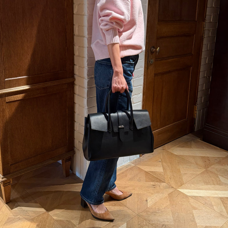 [オールシュリンクレザー]<br>ヴォヤージュMバッグ<br>color：ブラック