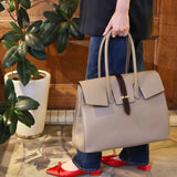 [Shrink leather x croco pattern leather]<br>Voyage L bag<br>color: taupe