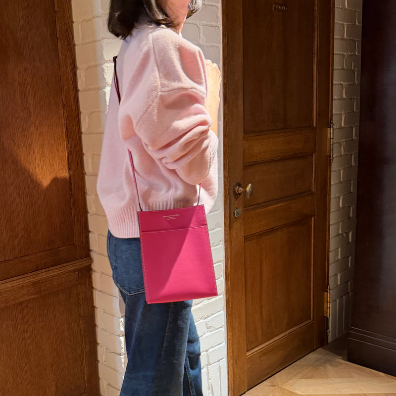 [フレンチカーフ]<br>ボックスサコッシュL<br>color：マゼンタピンク