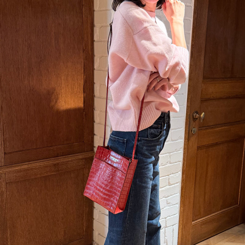 [クロコパターン]<br>ボックスサコッシュL<br>color：レッド