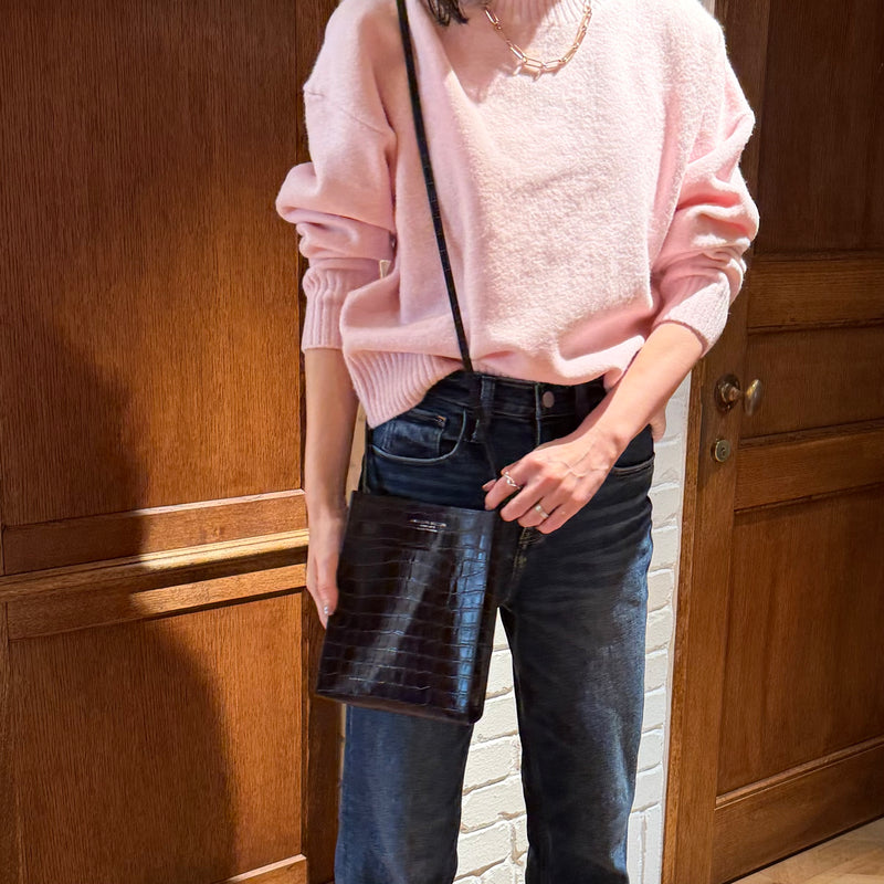 [クロコパターン]<br>ボックスサコッシュL<br>color：ネイビー