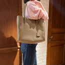 [Shrink leather]<br>Tutitot bag<br>color: Tope<br>[Scheduled to arrive in mid -January 2025]