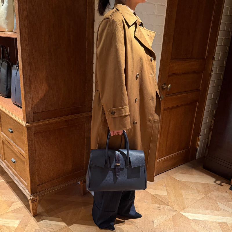 [シュリンクレザー]<br>ヴォヤージュMバッグ<br>color：ネイビー