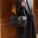 [オールシュリンクレザー]<br>ヴォヤージュMバッグ<br>color：ブラック