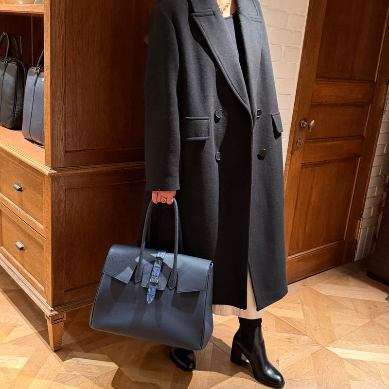 [トリヨンラグーン×クロコダイル]<br>ヴォヤージュLバッグ<br>color：ネイビー