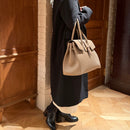 [トリヨンラグーン×クロコダイル]<br>ヴォヤージュLバッグ<br>color：トープ×トープ