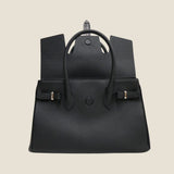 [Taurillon Lagoon x Crocodile]<br>Voyage M bag<br>color: black