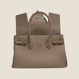 [Taurillon Lagoon x Crocodile]<br>Voyage M bag<br>color: taupe x dark brown