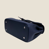 [Taurillon Lagoon x Crocodile]<br>Voyage M bag<br>color: navy