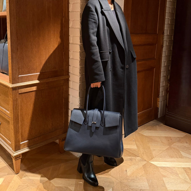 [オールシュリンクレザー]<br>ヴォヤージュLバッグ<br>color：ネイビー