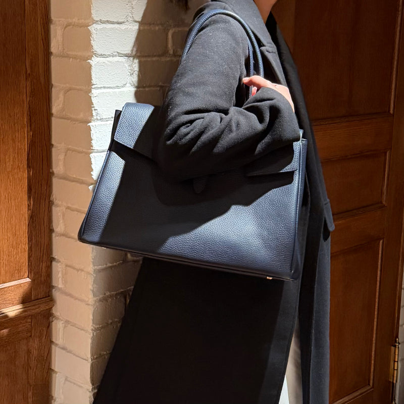 [オールシュリンクレザー]<br>ヴォヤージュLバッグ<br>color：ネイビー