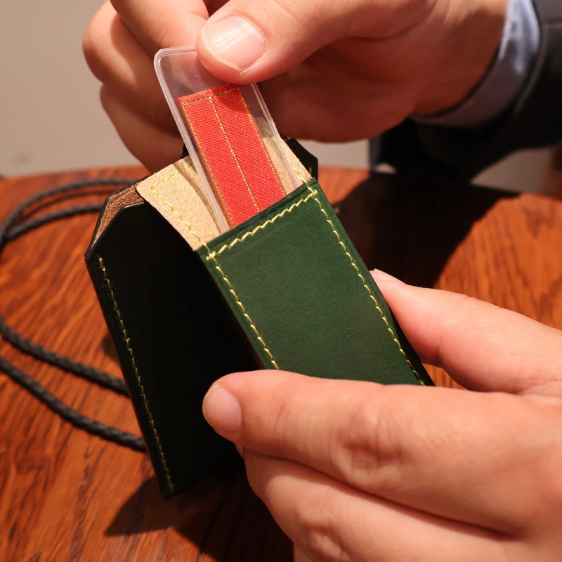 [BROOKLYN MUSEUM × NINNAJI]<br>お守りカバー クロシェットタイプ<br>color：ヤマト ボルドー