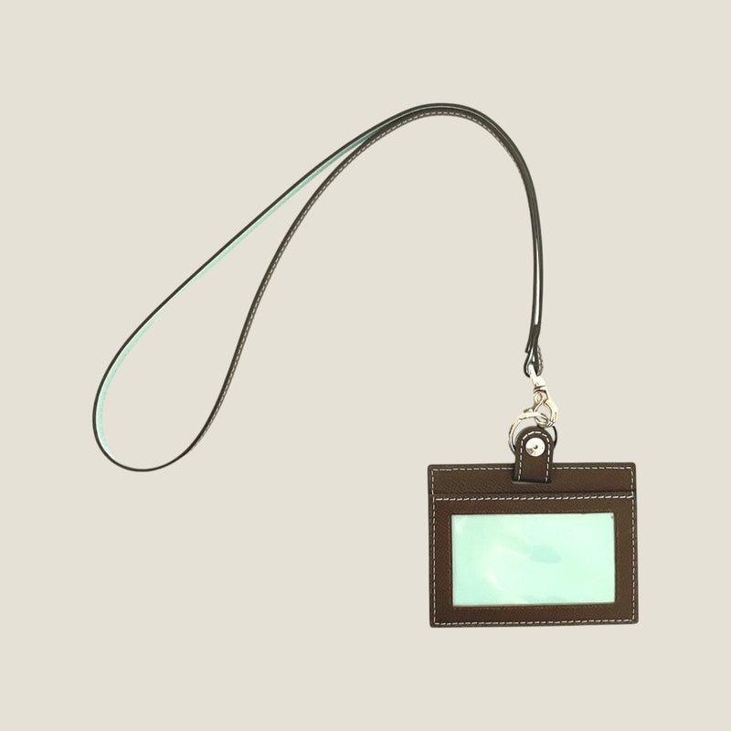 [French calf] <br>ID strap on both sides<br>color: Dark brown