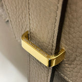 [Shrink leather]<br>Voyage M bag<br>color: taupe