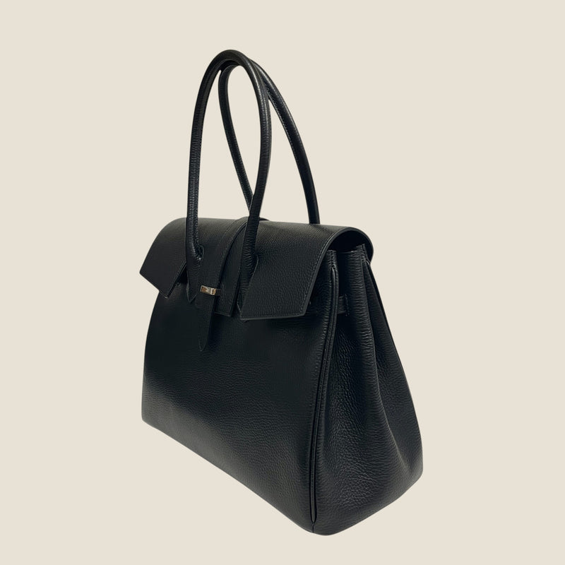 [Shrink leather]<br>Voyage L bag<br>color: Black