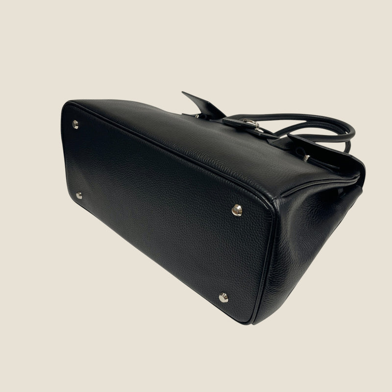 [Shrink leather]<br>Voyage L bag<br>color: Black